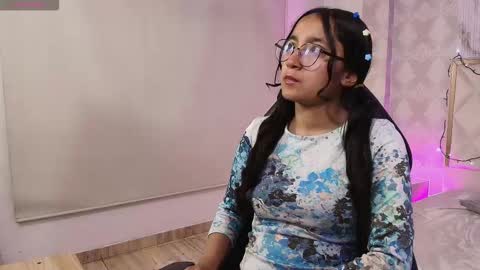 rosee_tay1 online show from 12.20.25