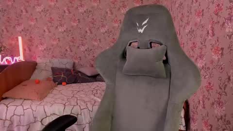 Lola online show from 11.08.25