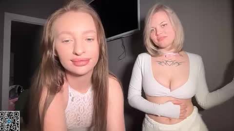 Sophie and Sarah online show from 03.07.26