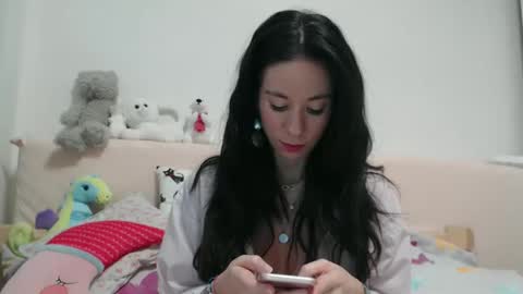 Snapshot of roselynsun chatting on 01.14.25 Rose online show from 01.14.25