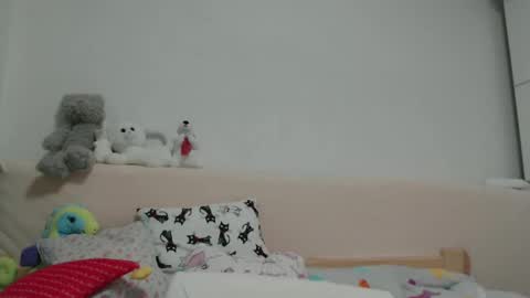Snapshot of roselynsun chatting on 01.19.25 Rose online show from 01.19.25