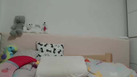 Snapshot of roselynsun chatting on 01.23.25 Rose online show from 01.23.25