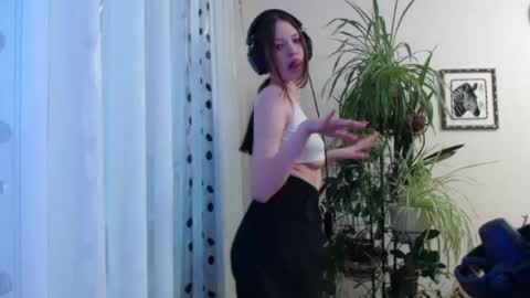 Lina online show from 04.20.26