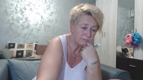 Lovepinklilly online show from 10.17.25