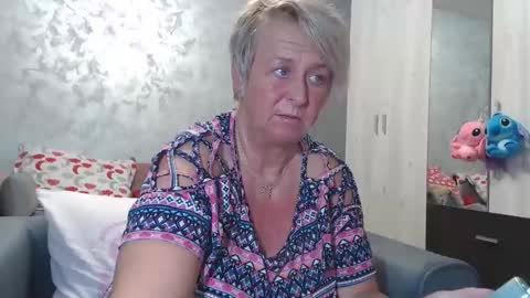 Lovepinklilly online show from 11.02.25