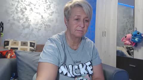 Lovepinklilly online show from 11.17.25