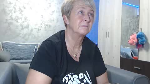 Lovepinklilly online show from 12.02.25