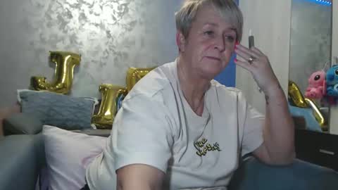 Lovepinklilly online show from 01.05.26