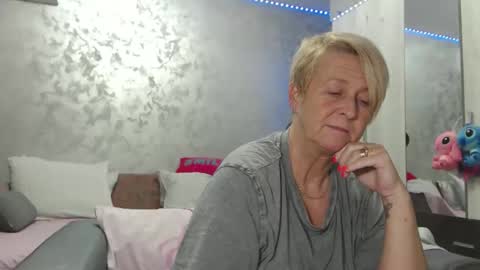 Lovepinklilly online show from 04.14.26