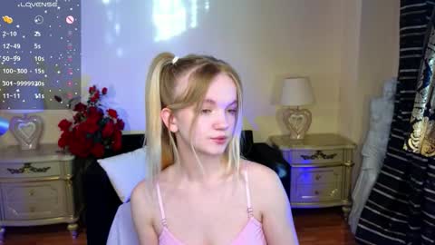 Snapshot of roses_kate chatting on 10.04.25 Sweety Kate online show from 10.04.25