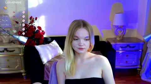 Snapshot of roses_kate chatting on 10.09.25 Sweety Kate online show from 10.09.25