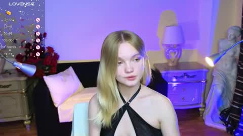 Snapshot of roses_kate chatting on 10.10.25 Sweety Kate online show from 10.10.25