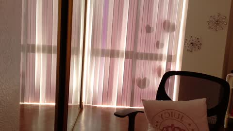 Rose Taylor online show from 01.16.25