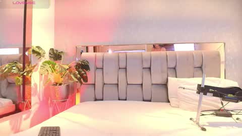 Snapshot of rosetemple chatting on 02.05.26 Rose online show from 02.05.26