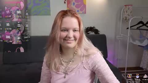 Snapshot of rosethomas_ chatting on 12.21.25 rosethomas_ online show from 12.21.25