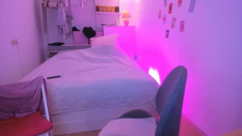 Roshelle online show from 02.11.25