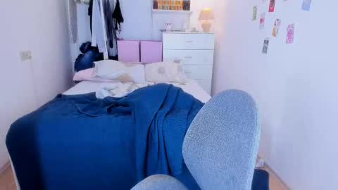 Roshelle online show from 02.19.25