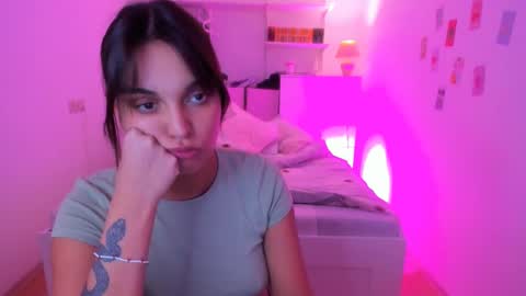 Roshelle online show from 02.22.25