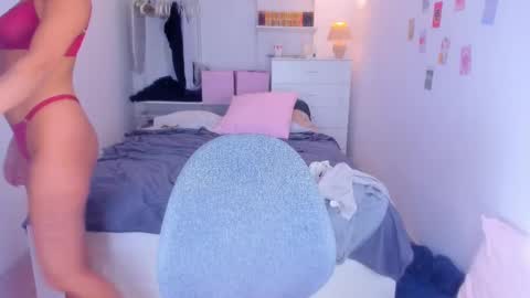 Roshelle online show from 02.27.25