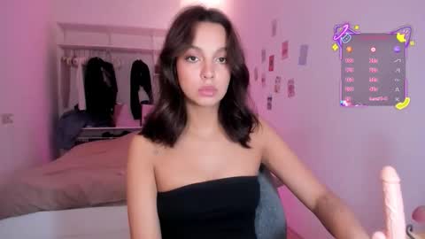 Roshelle online show from 09.13.25