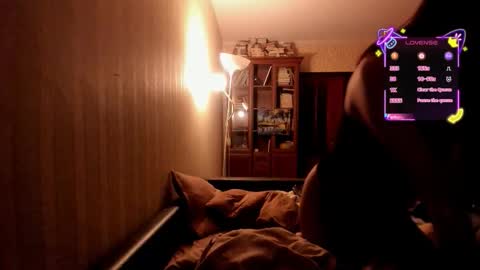 Roshelle online show from 10.27.25