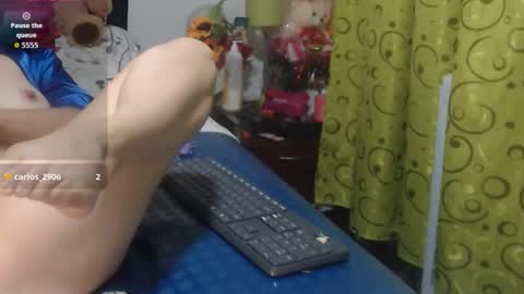 Snapshot of roshy_multisquirt chatting on 06.11.26 roshy online show from 06.11.26