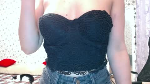 Rosie is waiting for YOU online show from 02.28.25