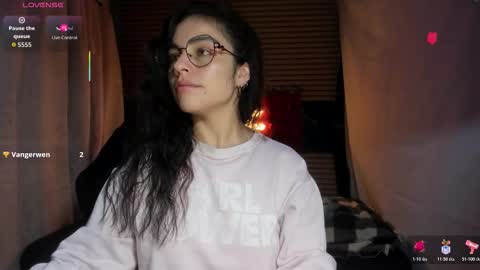 Snapshot of rosse_25 chatting on 01.19.26 Would you like to help me with supplementation and sports suits so I can compete in powerlifting online show from 01.19.26