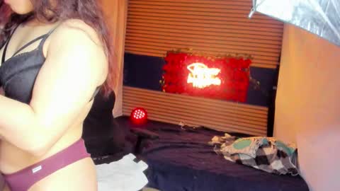 Snapshot of rosse_25 chatting on 02.04.26 Would you like to help me with supplementation and sports suits so I can compete in powerlifting online show from 02.04.26