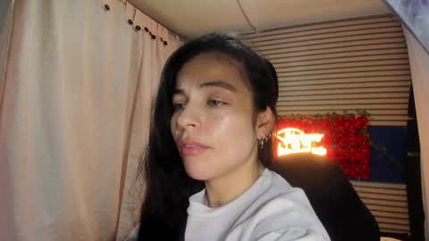 Snapshot of rosse_25 chatting on 02.15.26 Would you like to help me with supplementation and sports suits so I can compete in powerlifting online show from 02.15.26