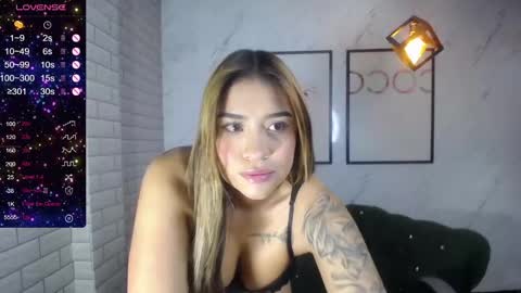 Snapshot of rosse_jeane_v chatting on 01.25.25 rosse jeane v online show from 01.25.25