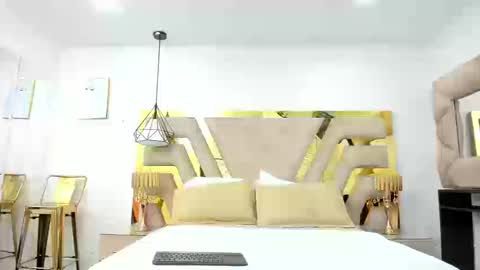 Beauty Naia  online show from 09.26.25