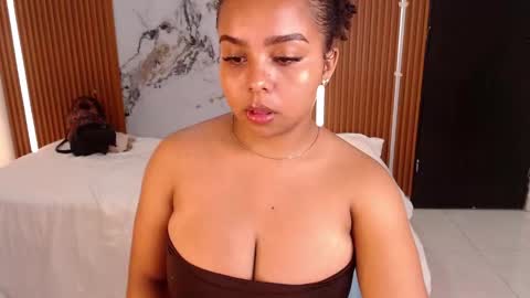 Snapshot of rosselyn_ chatting on 10.24.25 Rossi Hill online show from 10.24.25