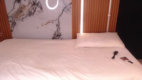 Snapshot of rosselyn_ chatting on 12.14.25 Rossi Hill online show from 12.14.25