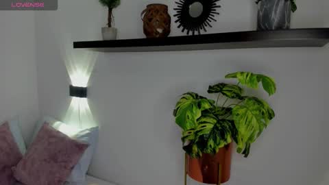 rossie_lanie_ online show from 01.10.26