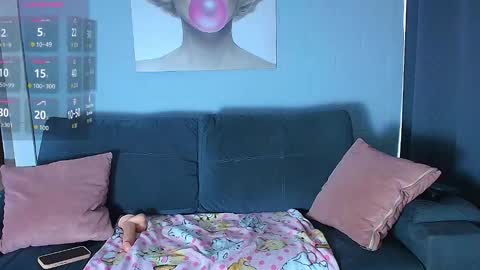 Snapshot of rousebonnett chatting on 11.04.25 ROUSE online show from 11.04.25