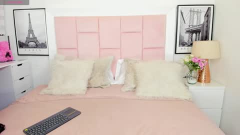 Snapshot of rousefox1 chatting on 02.04.25 Valeria online show from 02.04.25