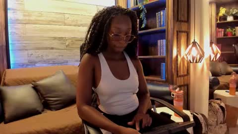 Snapshot of rouselux chatting on 02.28.26 rouselux online show from 02.28.26