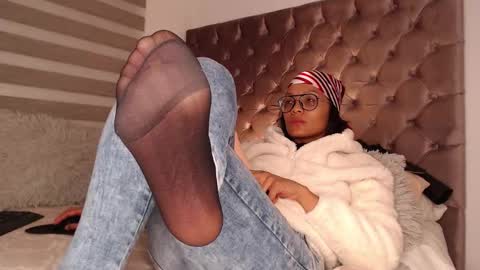 Rouss marie henao  online show from 10.30.25