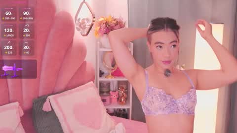 Snapshot of rousse_elodie chatting on 11.23.25 Rousse 3 online show from 11.23.25