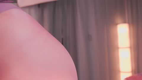 Snapshot of rousse_elodie chatting on 11.30.25 Rousse 3 online show from 11.30.25