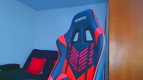 rousse_violet online show from 10.24.25