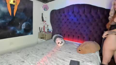 Snapshot of roussew chatting on 01.23.25 I am lisa and excited that men masturbate for me online show from 01.23.25