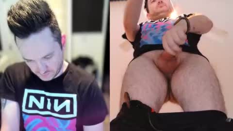 Snapshot of rowanvoid chatting on 11.06.25 Rowan Void online show from 11.06.25