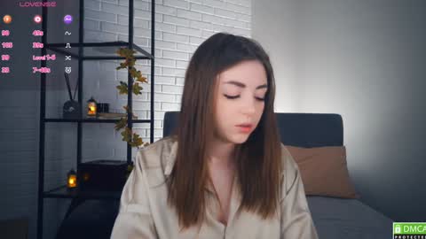 Snapshot of rowenahallman chatting on 12.19.24 Michelle online show from 12.19.24