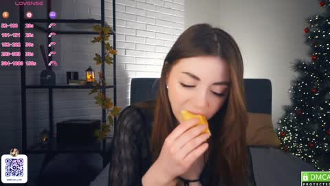 Snapshot of rowenahallman chatting on 12.20.24 Michelle online show from 12.20.24