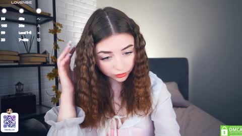 Snapshot of rowenahallman chatting on 01.16.25 Michelle online show from 01.16.25