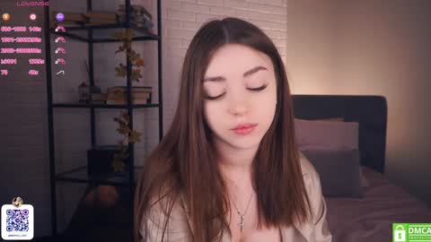 Snapshot of rowenahallman chatting on 02.04.25 Michelle online show from 02.04.25