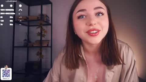 Snapshot of rowenahallman chatting on 02.18.25 Michelle online show from 02.18.25