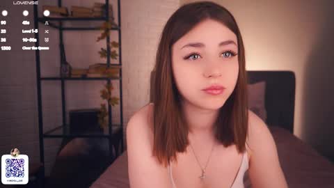 Snapshot of rowenahallman chatting on 02.20.25 Michelle online show from 02.20.25